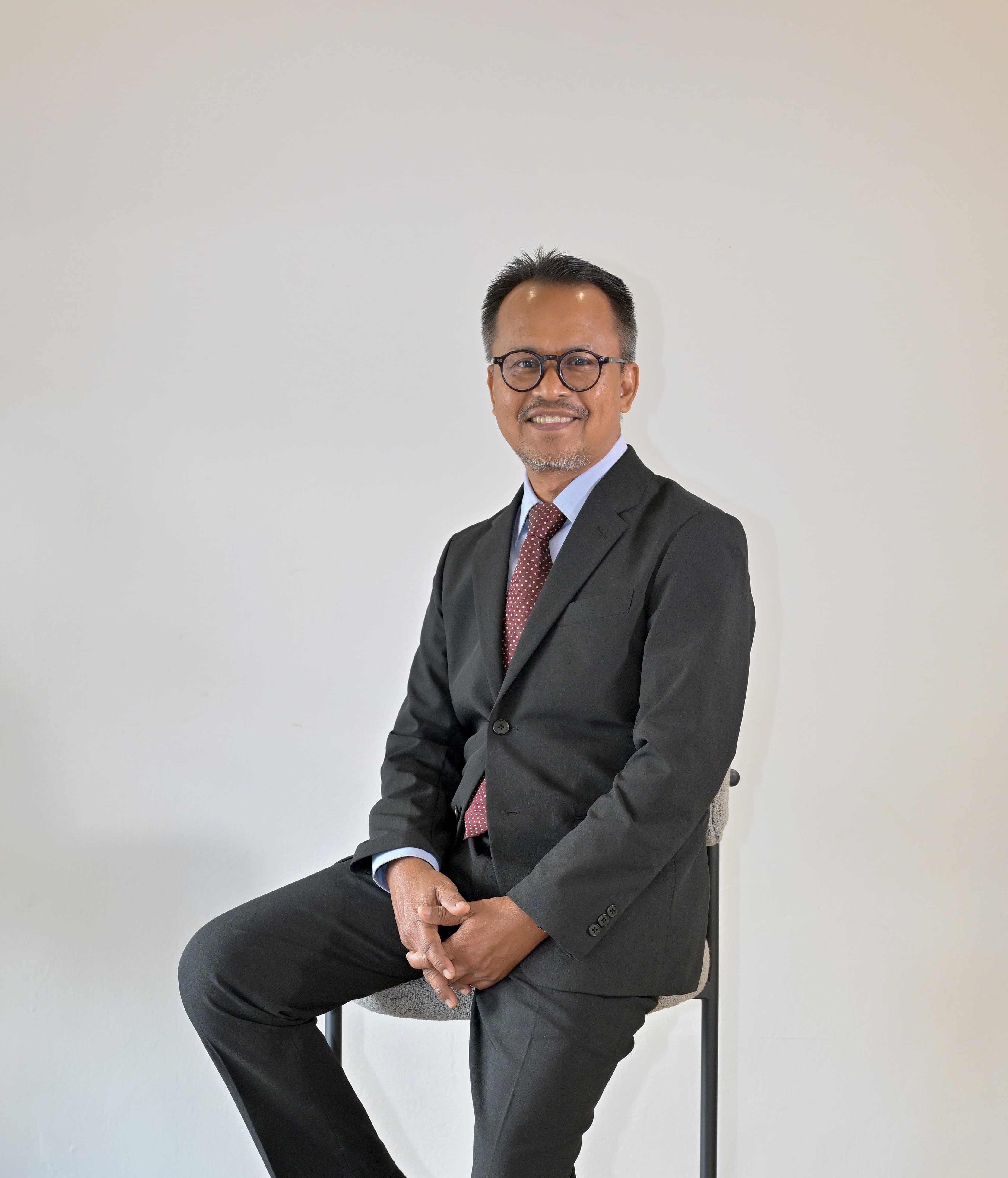Nik Li Bin R. Deraman
